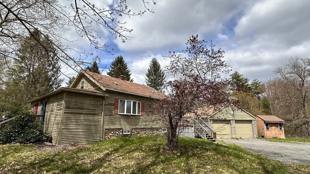 266 Brookfield Rd, Charlton MA 01507 photo 3