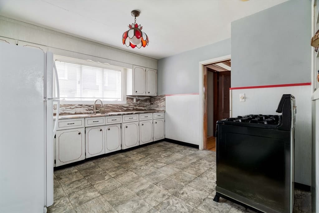 27 Pitcher Ave, Medford MA 02155 photo 6
