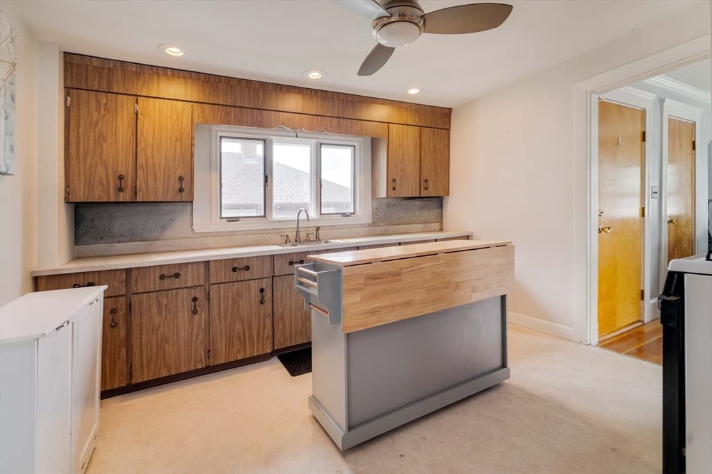 27 Pitcher Ave, Medford MA 02155 photo 16