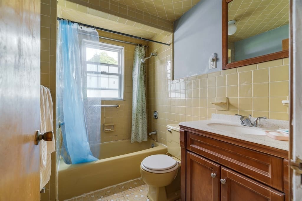 27 Pitcher Ave, Medford MA 02155 photo 9