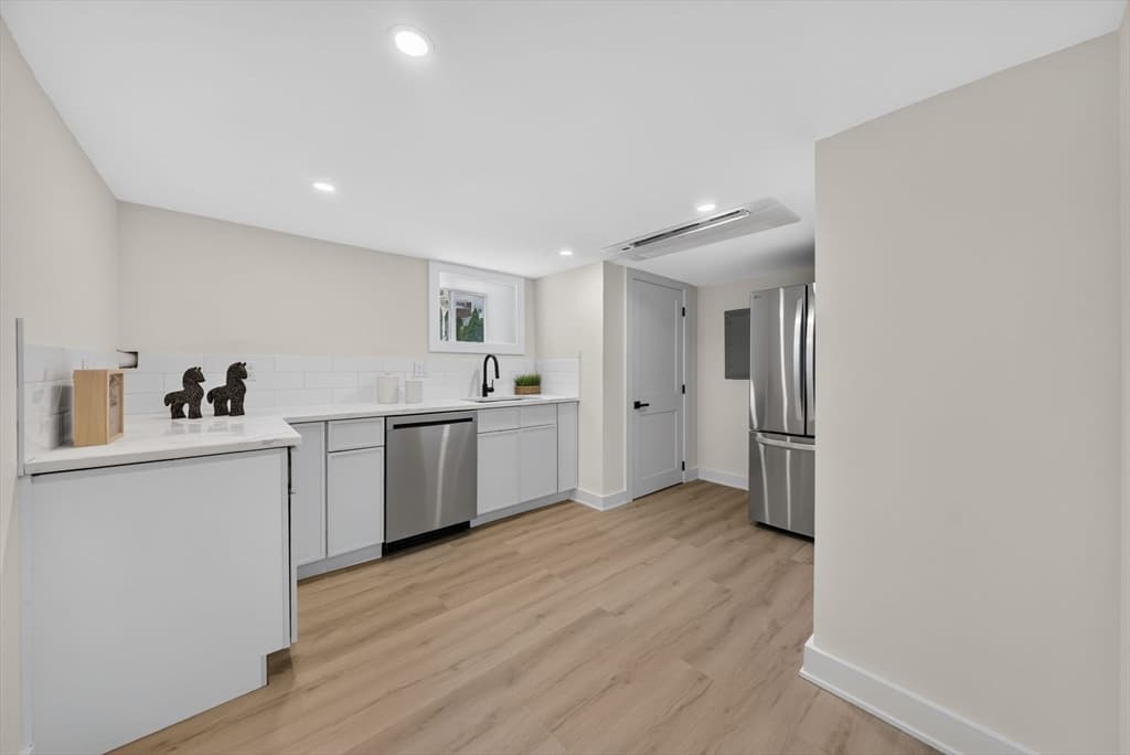 20 Washington Pl, Malden MA 02148 photo 15