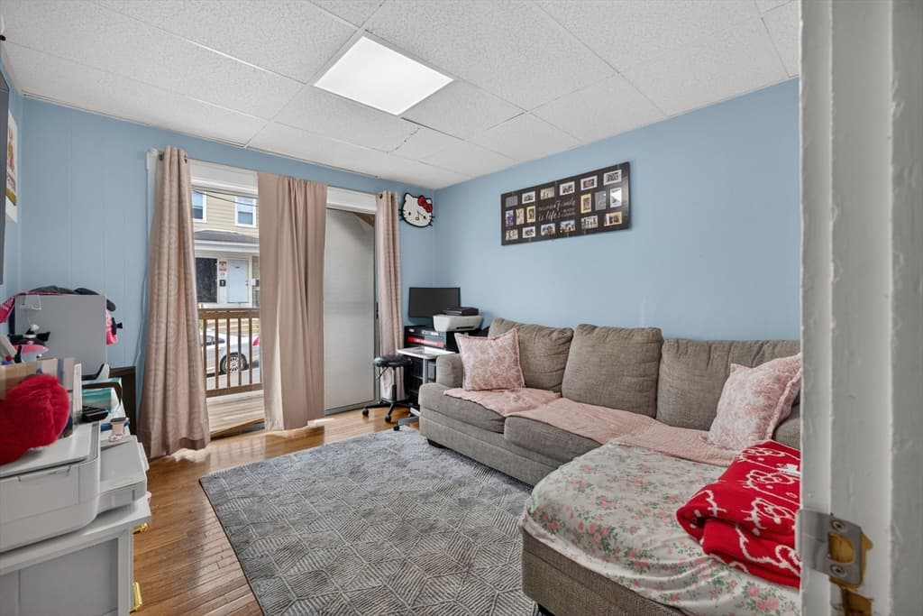 106-108 Grand St, Lowell MA 01851 photo 9