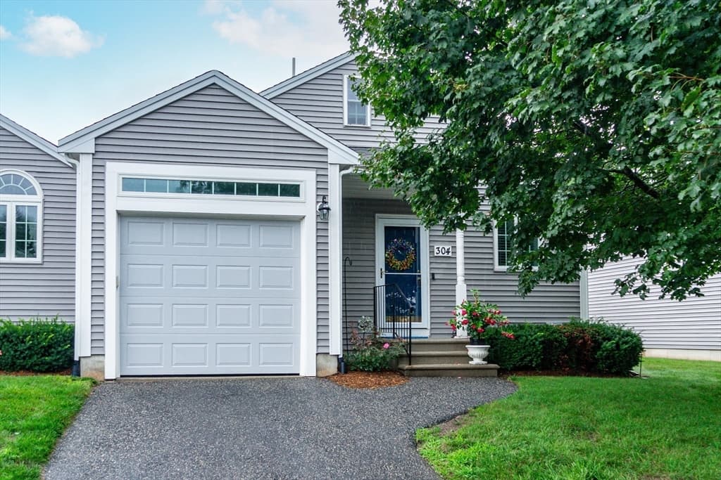 304 Village Ln # 304, Bellingham MA 02019