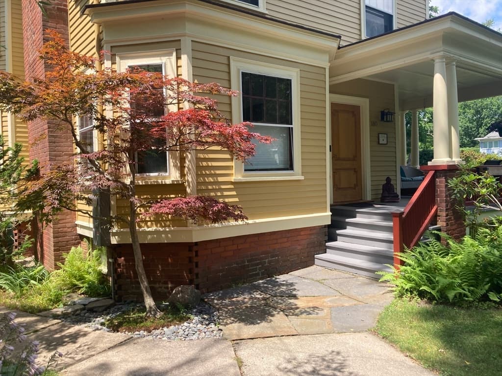 180 Lincoln, Amherst MA 01002 photo 2