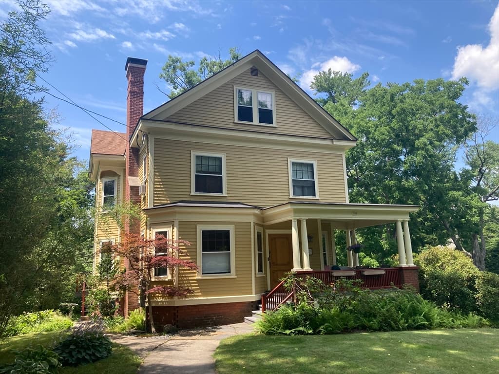 180 Lincoln, Amherst MA 01002