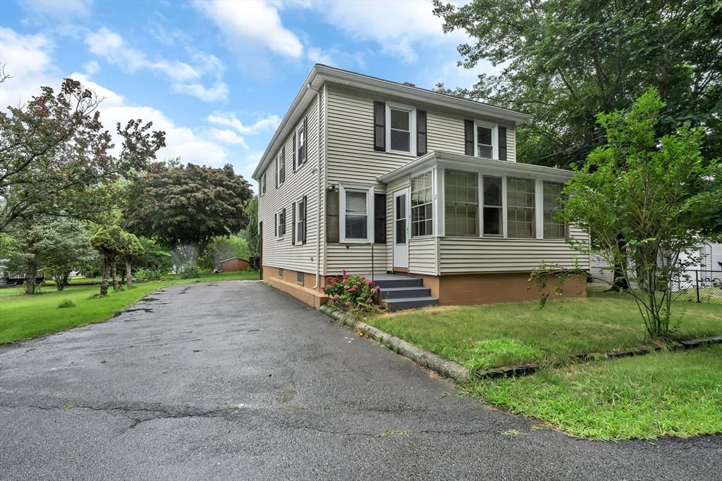 2 Clarendon St, Taunton MA 02780 photo 6
