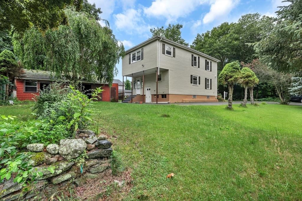 2 Clarendon St, Taunton MA 02780 photo 8