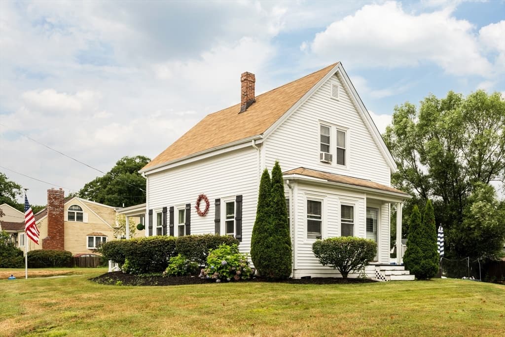 101 Bartholomew St, Peabody MA 01960 photo 2