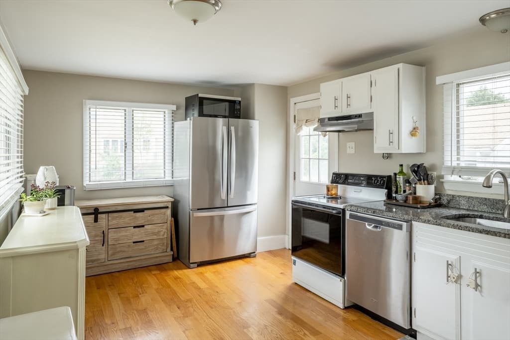 101 Bartholomew St, Peabody MA 01960 photo 3