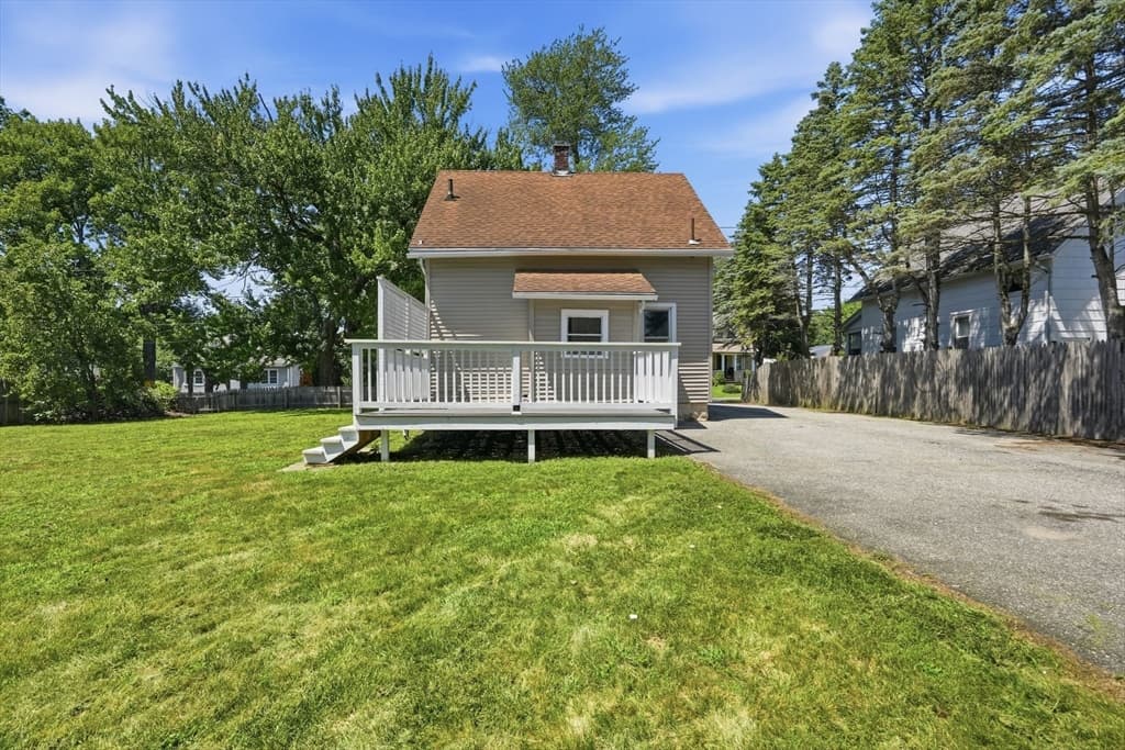 33 Baltimore Ave, Chicopee MA 01020 photo 4