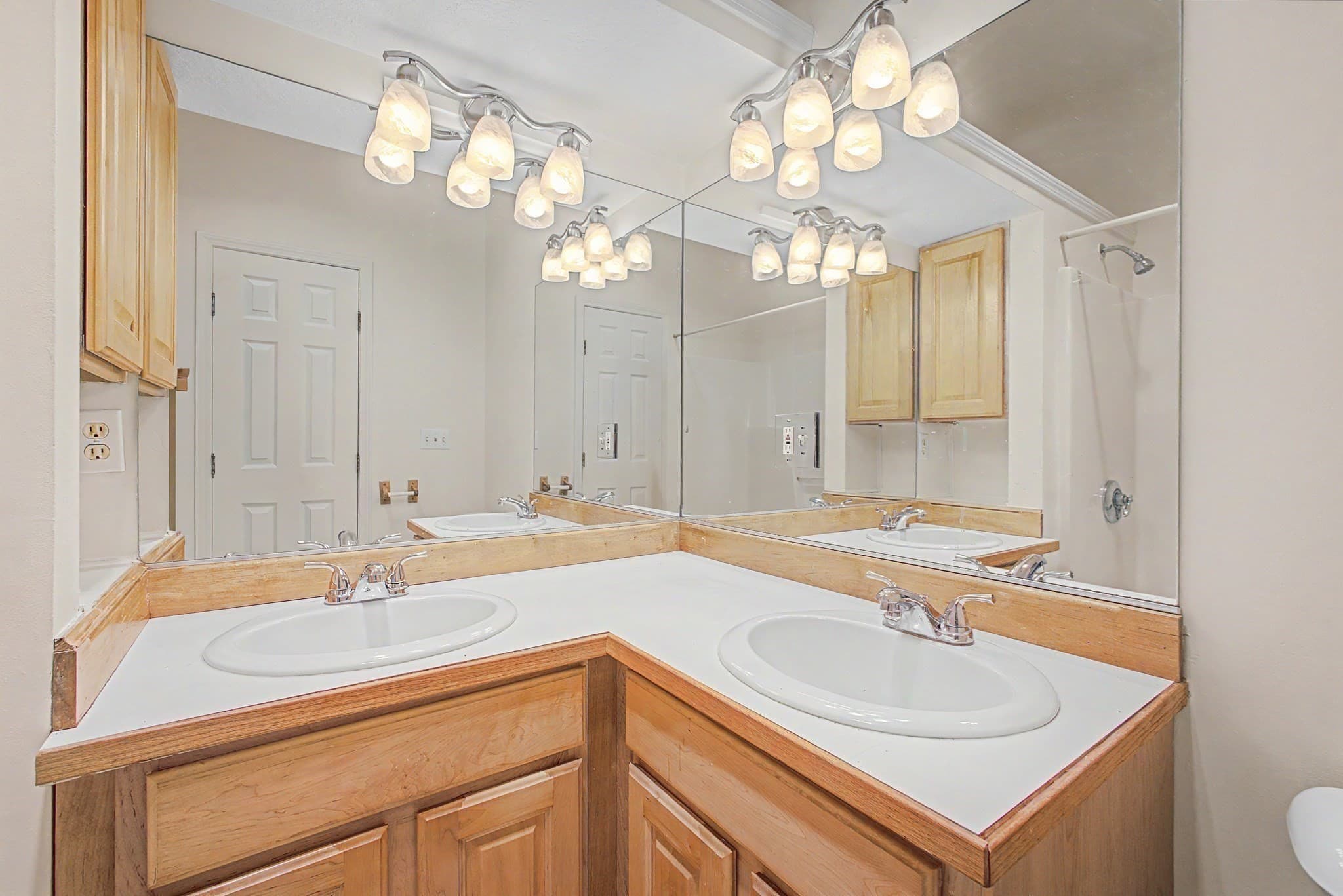 Condominium at 6 Lilac Ct # 6, Hopkinton MA 01748, Hopkinton, photo 13 of 31