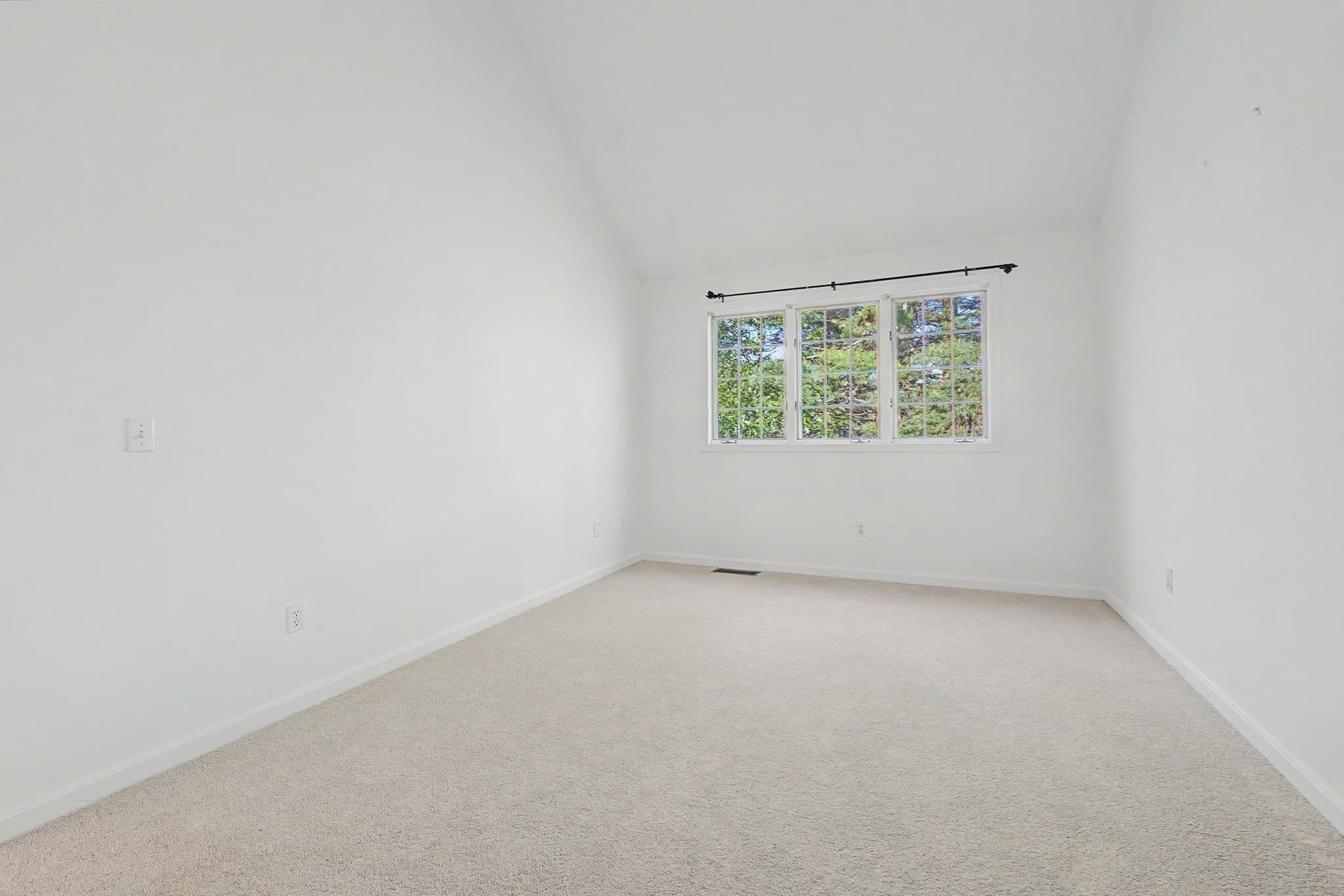 Condominium at 6 Lilac Ct # 6, Hopkinton MA 01748, Hopkinton, photo 17 of 31