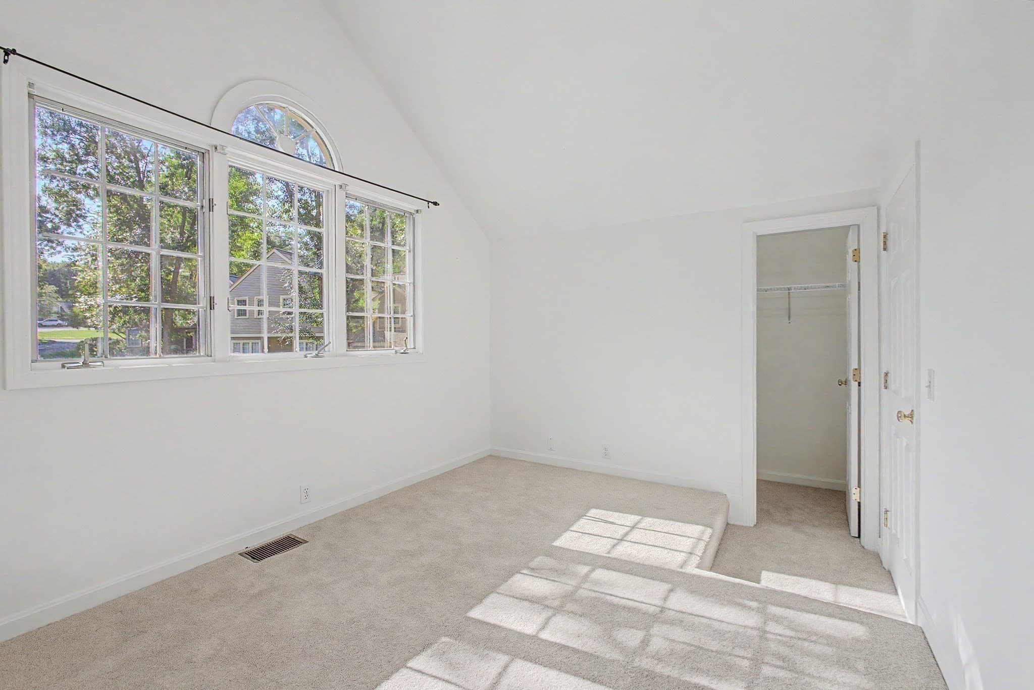 Condominium at 6 Lilac Ct # 6, Hopkinton MA 01748, Hopkinton, photo 16 of 31