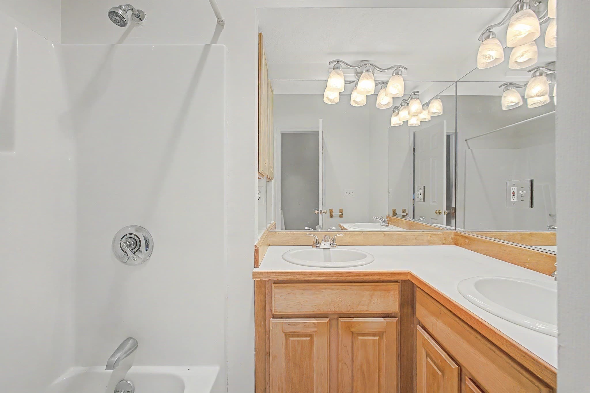 Condominium at 6 Lilac Ct # 6, Hopkinton MA 01748, Hopkinton, photo 12 of 31