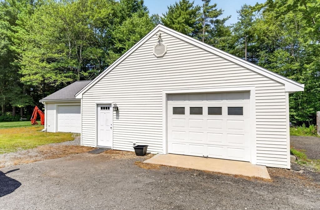 360 Myricks St, Taunton MA 02718 photo 6