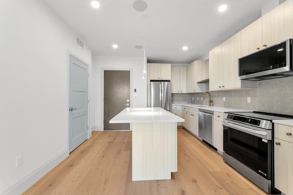 34 Oak Street # 304, Boston MA 02136 photo 2