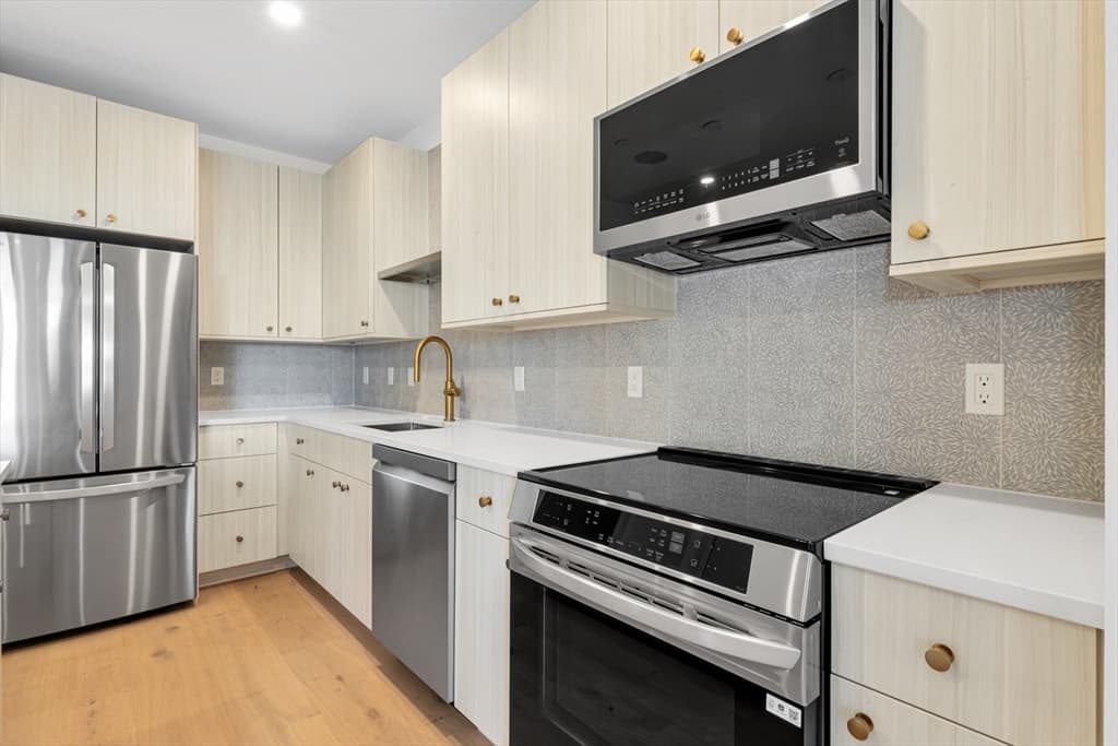 34 Oak Street # 304, Boston MA 02136 photo 3