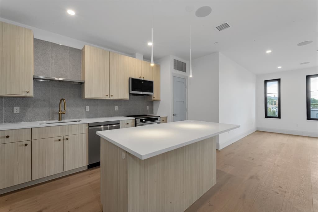 34 Oak Street # 304, Boston MA 02136 photo 5