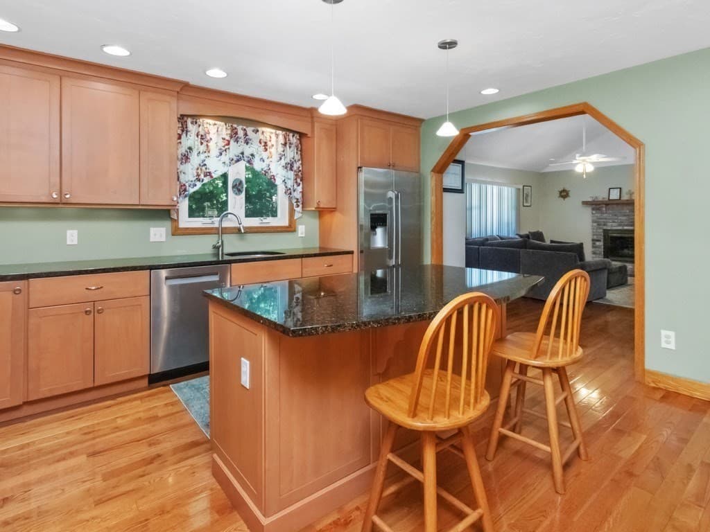 137 Harrington Road, Waltham MA 02452 photo 6