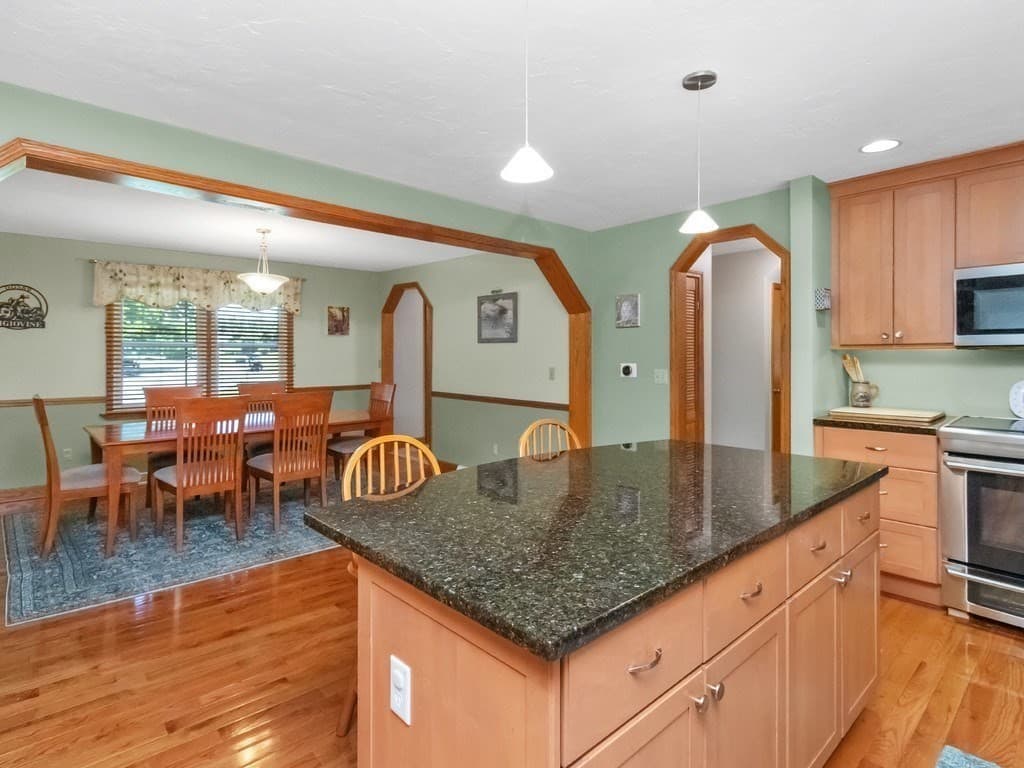 137 Harrington Road, Waltham MA 02452 photo 4