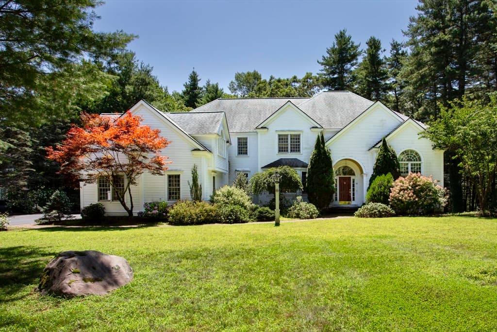 28 Meachen Lane, Sudbury MA 01776