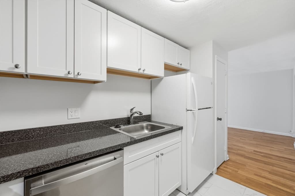 269 Harvard St # 14, Cambridge MA 02139 photo 6