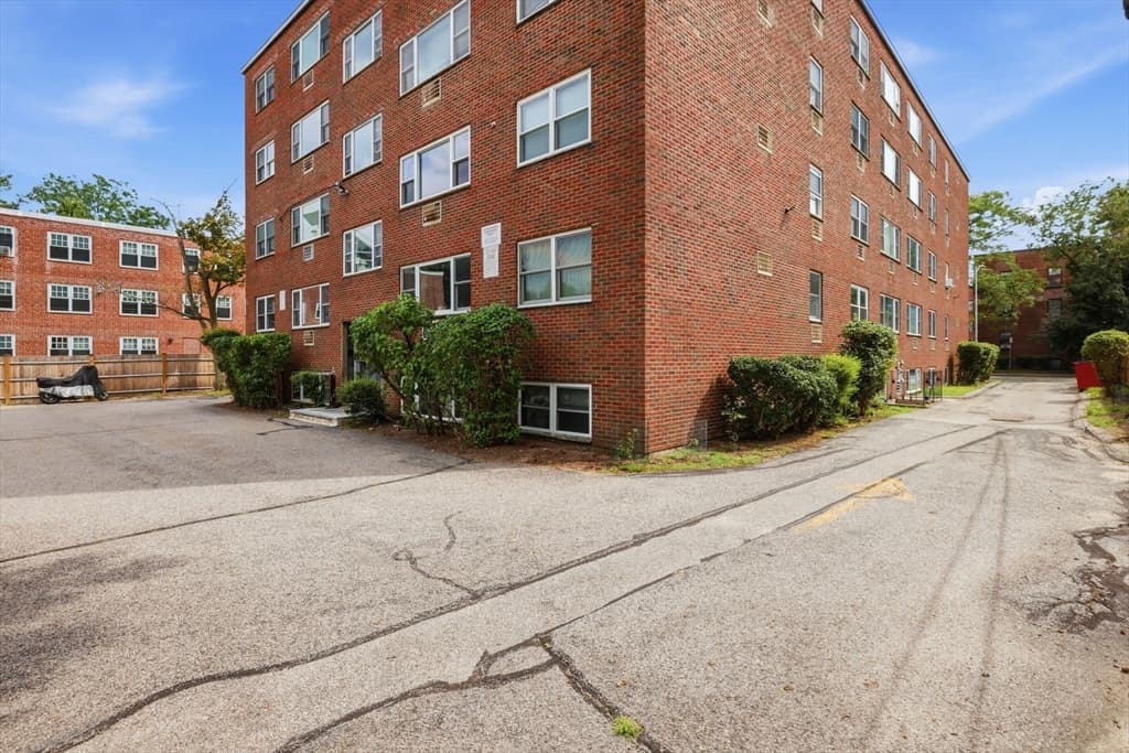 269 Harvard St # 14, Cambridge MA 02139 photo 22
