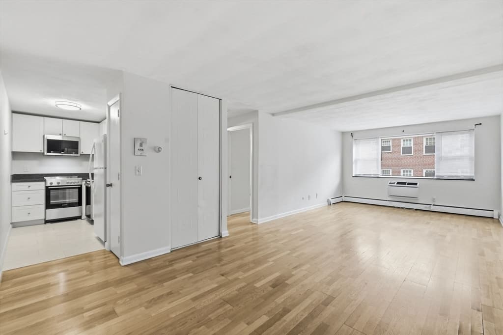 269 Harvard St # 14, Cambridge MA 02139 photo 3