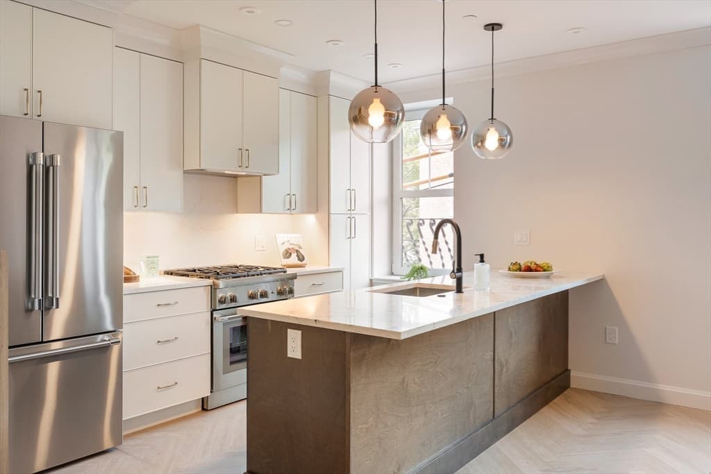 75 Lubec PH, Boston MA 02128 photo 4