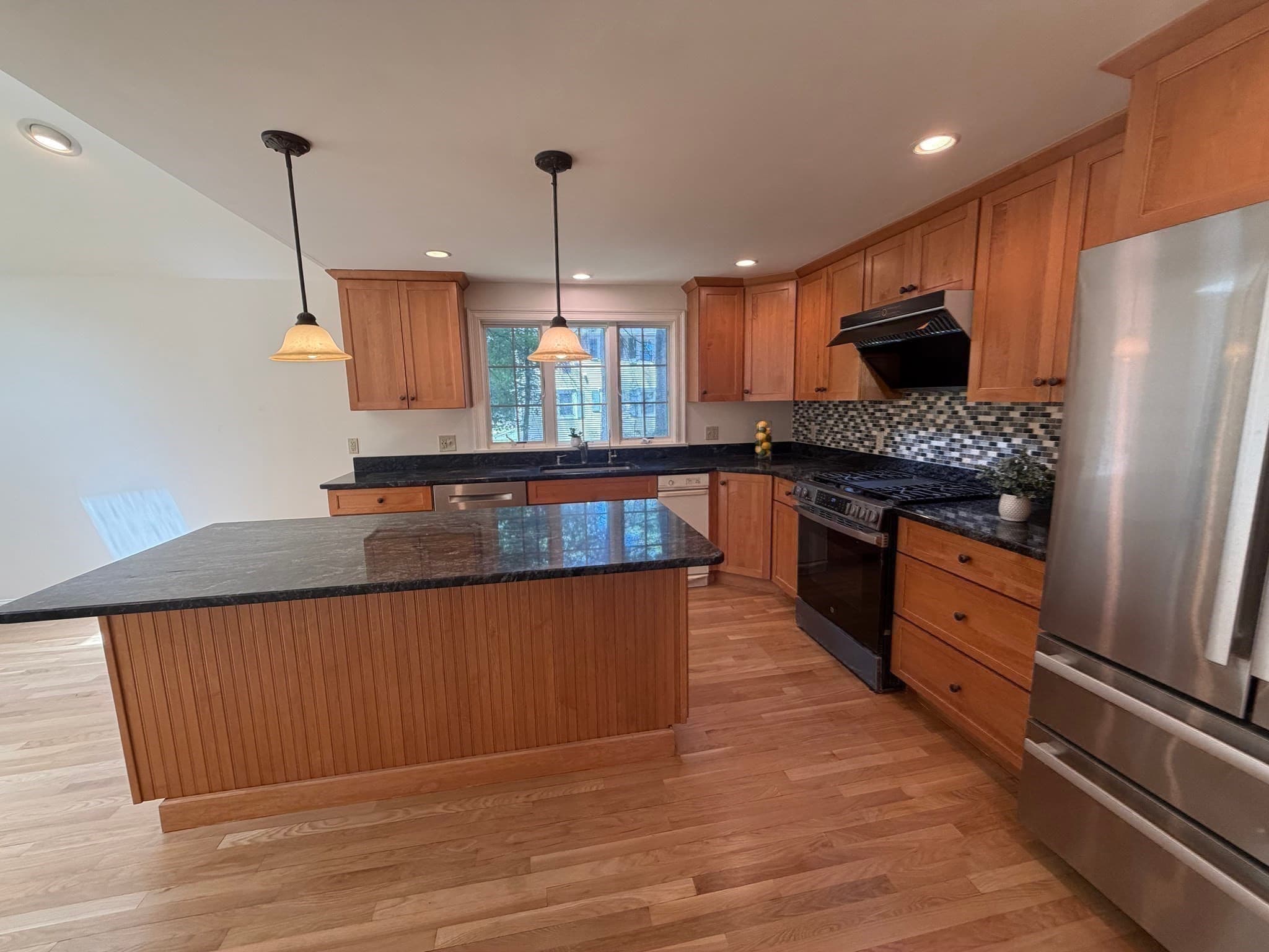 Single Family Residence at 132 Central St, North Reading MA 01864, North Reading, photo 8 of 39