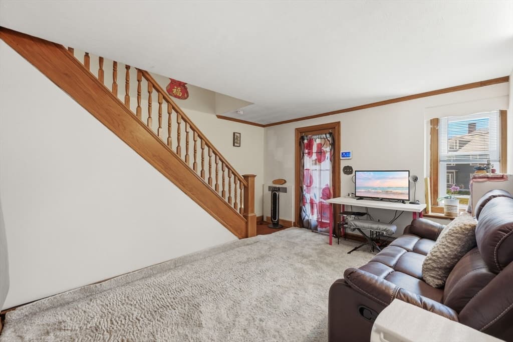 19 Miller Stile Rd, Quincy MA 02169 photo 2