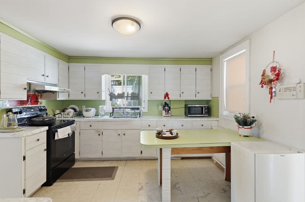 19 Miller Stile Rd, Quincy MA 02169 photo 5