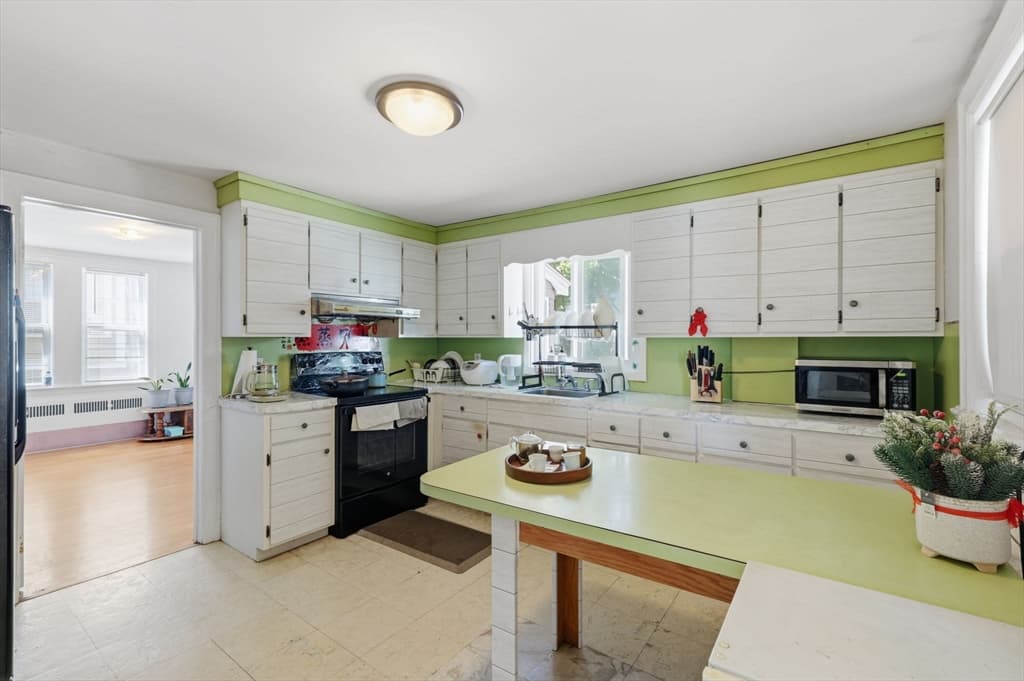 19 Miller Stile Rd, Quincy MA 02169 photo 4