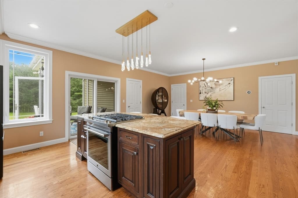 223 Tiffany St, Attleboro MA 02703 photo 6