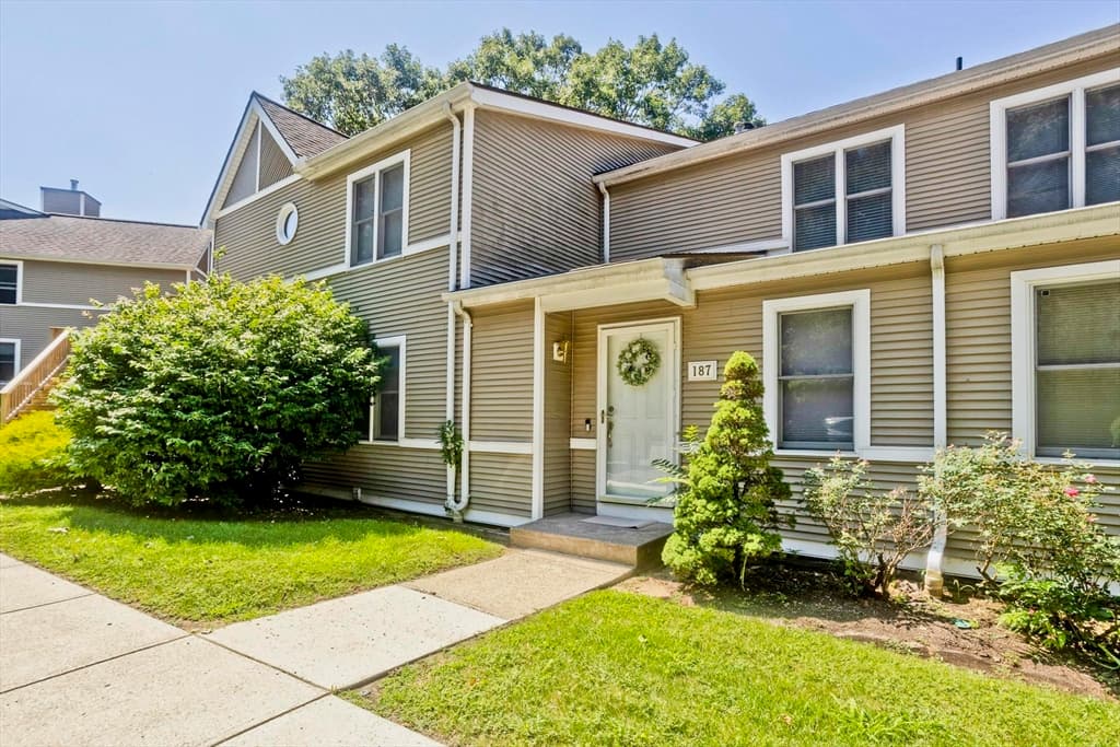 61 Abbey Memorial Dr # 187, Chicopee MA 01020 photo 2