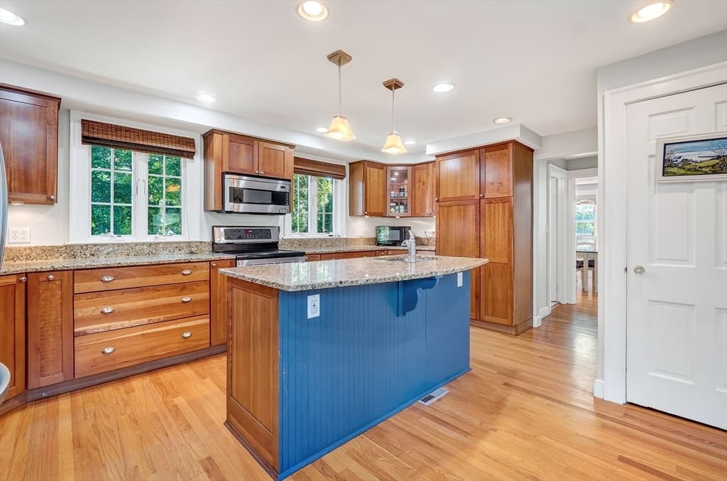 4 Sherman Road, Stoneham MA 02180 photo 12