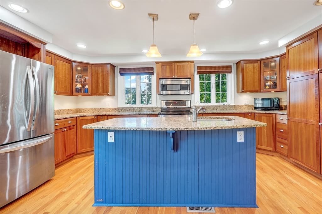 4 Sherman Road, Stoneham MA 02180 photo 11