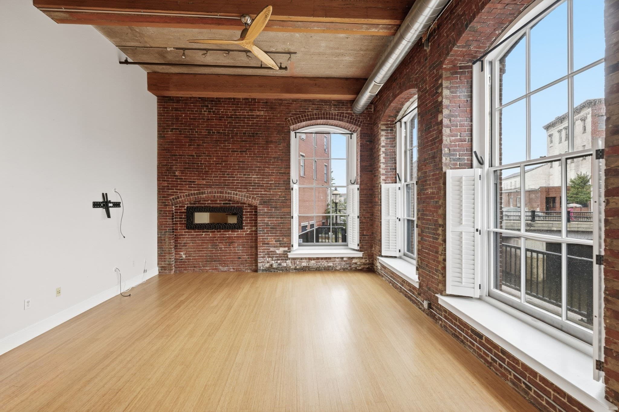 Condominium at 30 Market St # 1, Lowell MA 01852, photo 18 of 42
