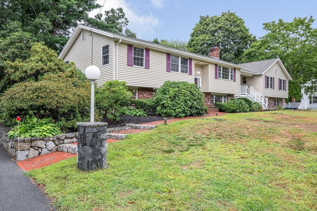 7 Draper Dr, Wilmington MA 01887 photo 2