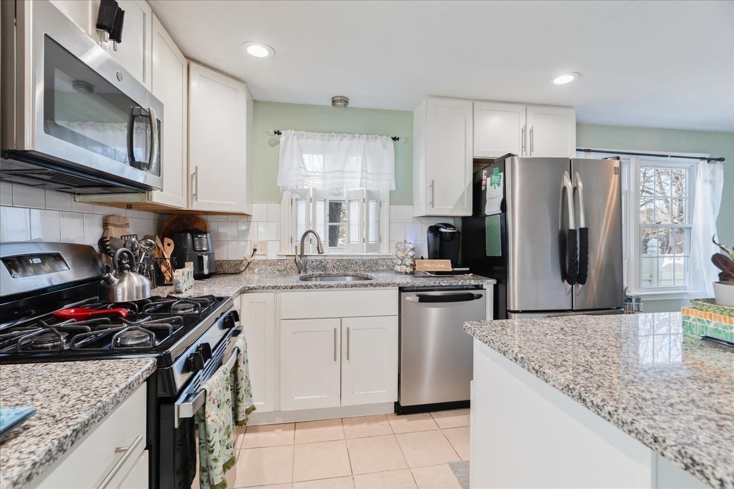 Single Family Residence at 20 Washburn St, Attleboro MA 02703, Attleboro, photo 2 of 29