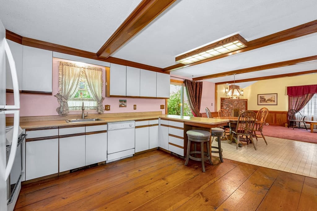 48 Cannington St, Lowell MA 01854 photo 6