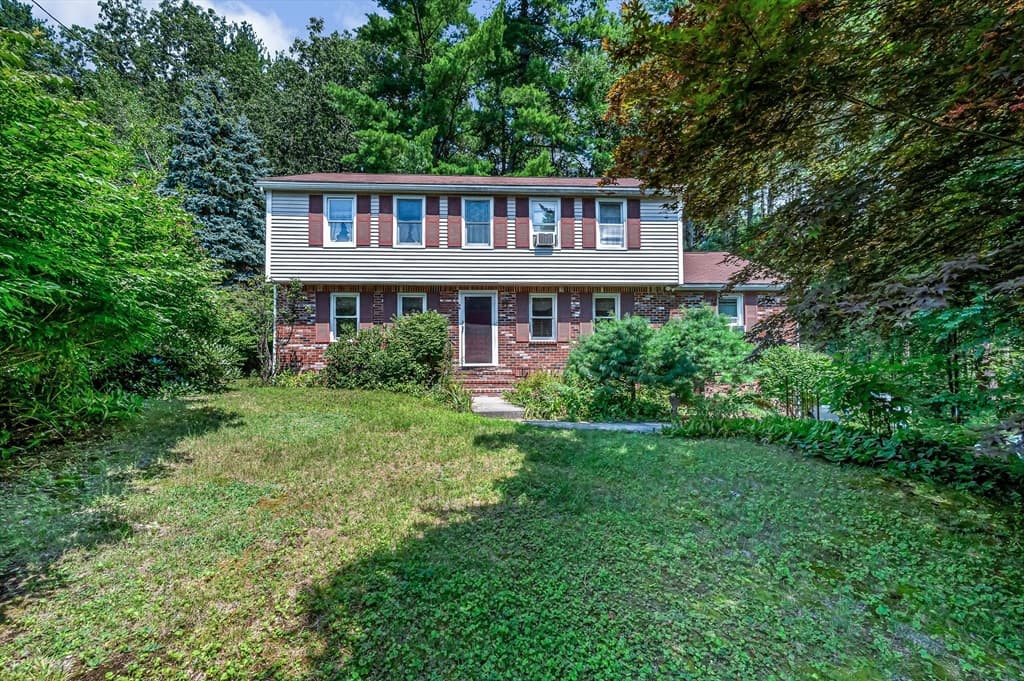 48 Cannington St, Lowell MA 01854