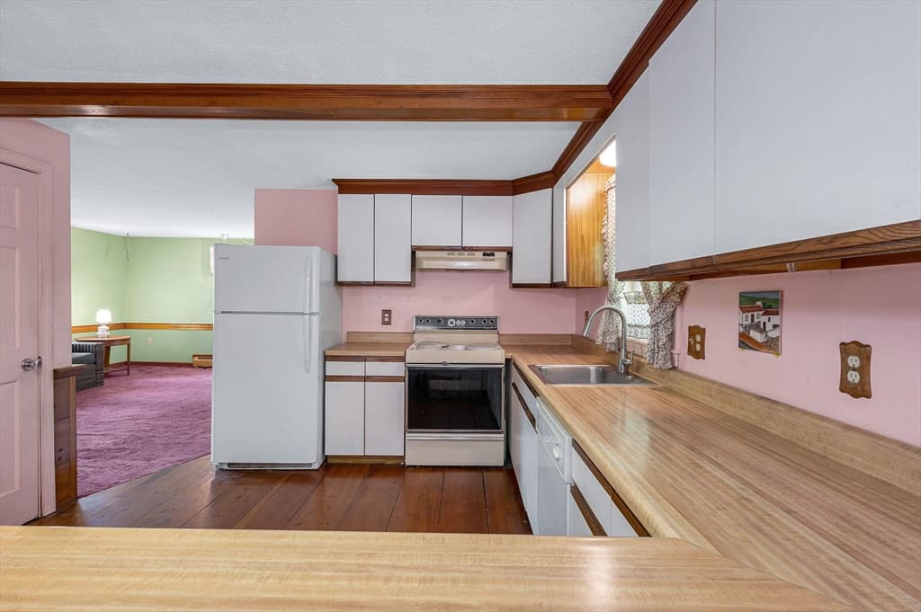 48 Cannington St, Lowell MA 01854 photo 9