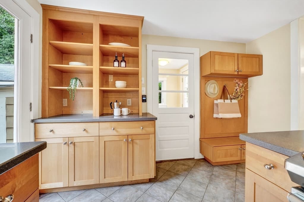 200 South Rd, Bedford MA 01730 photo 4