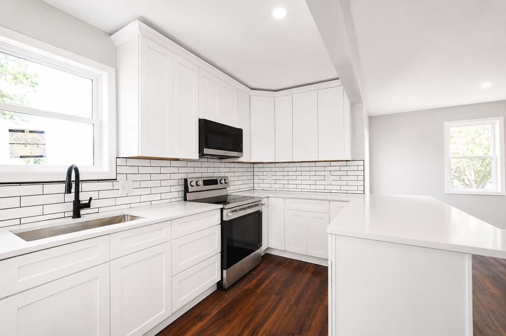 19 Mason St, Taunton MA 02780 photo 4
