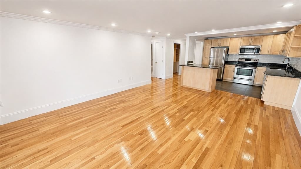 121 Tremont St # A6, Boston MA 02135