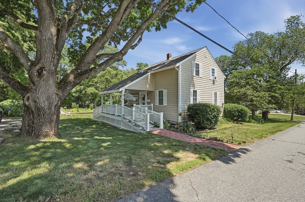 61 Houlton Street, Swansea MA 02777 photo 2