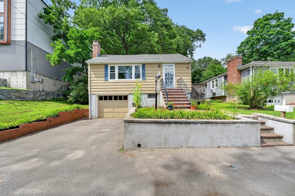 39 Hillsdale Rd, Dedham MA 02026 photo 2
