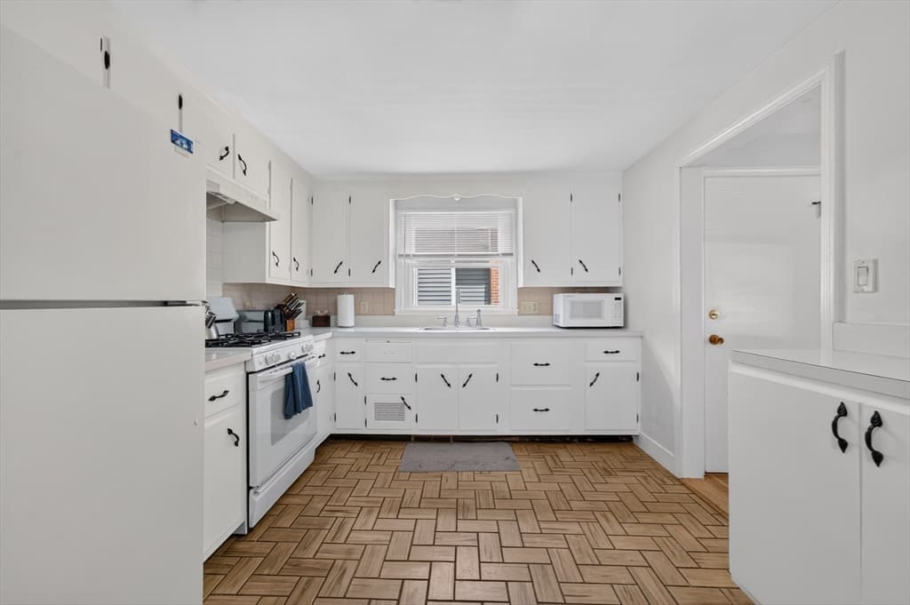 39 Hillsdale Rd, Dedham MA 02026 photo 12