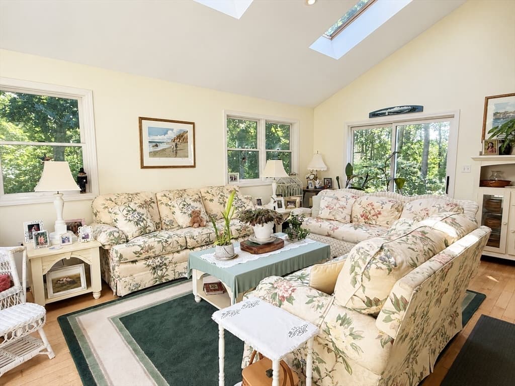 8 Pip'n Circle, Edgartown MA 02539 photo 2